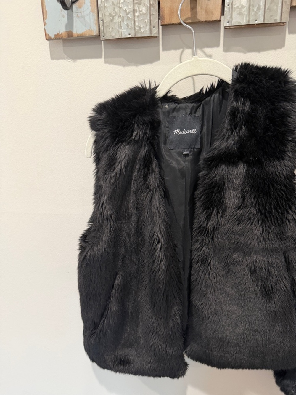 Madewell Black Faux Fur Vest - Plush Sleeveless Layer
